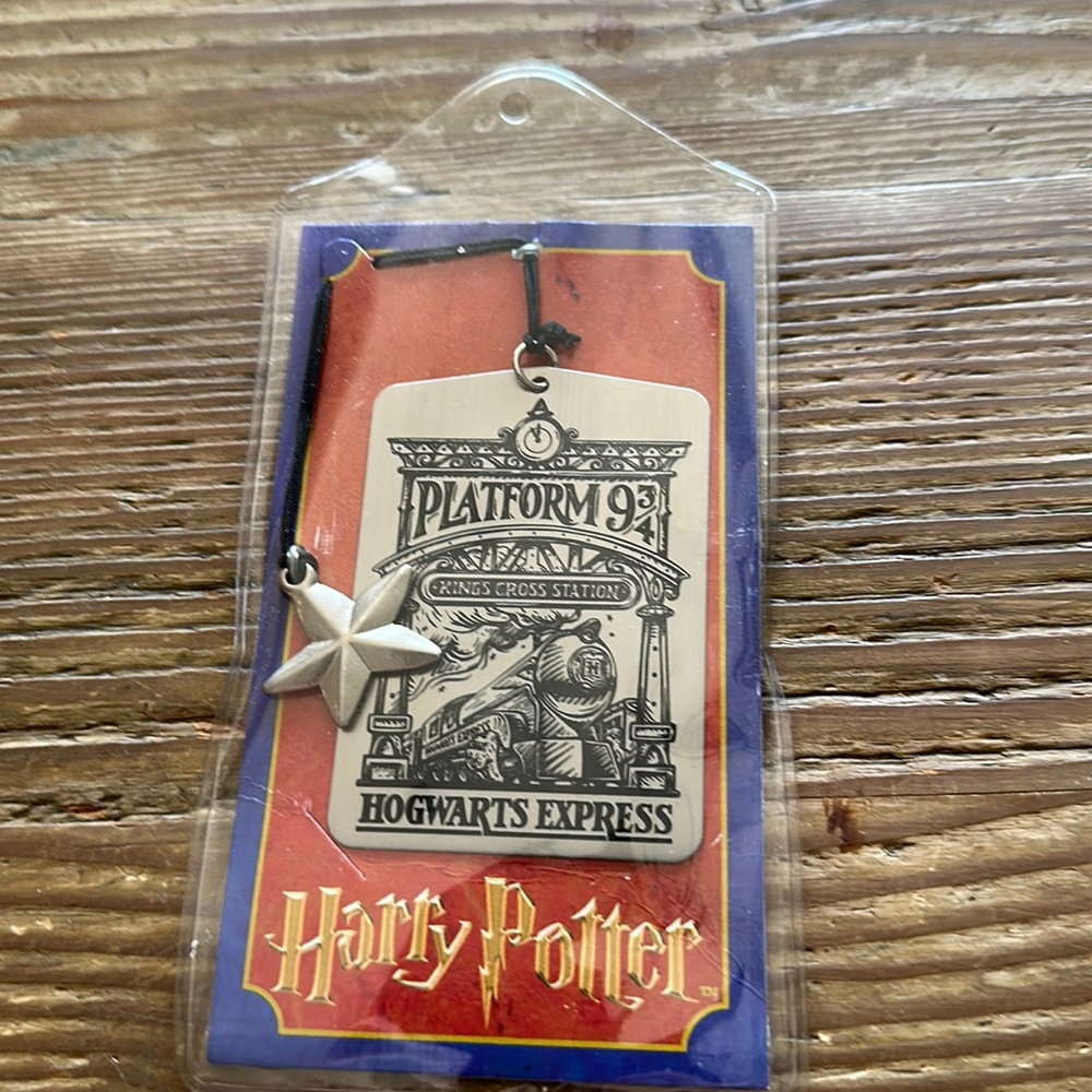 Harry Potter Platform 9 3/4 Hogwarts Express Metal collectible Bookmark new